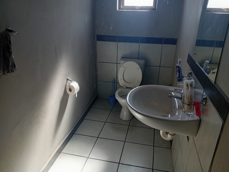 8 Bedroom Property for Sale in Sydenham Eastern Cape